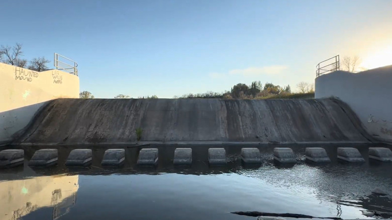 кадр из фильма Dam