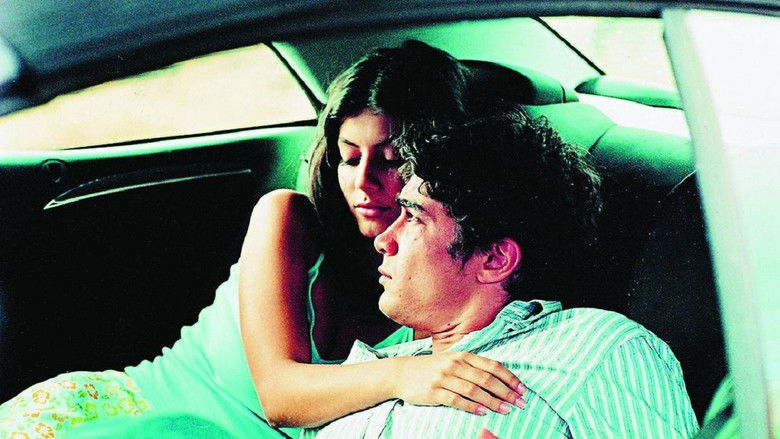 кадр из фильма Он пытается лететь