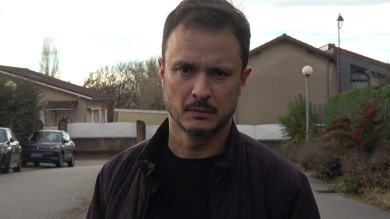 кадр из фильма Le Ciel Nous Regarde