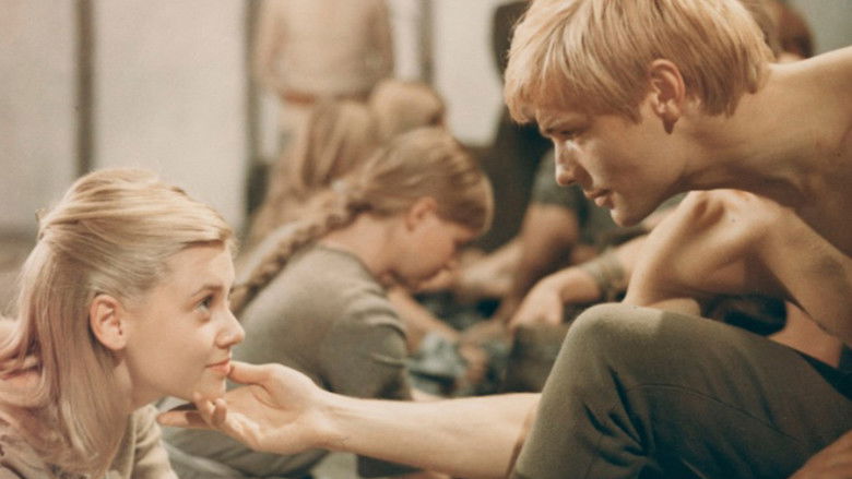 кадр из фильма Красная мантия