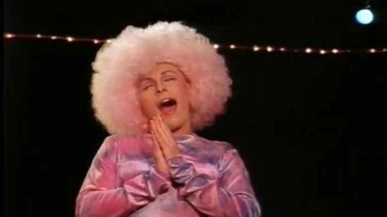 кадр из фильма The Plug Lady