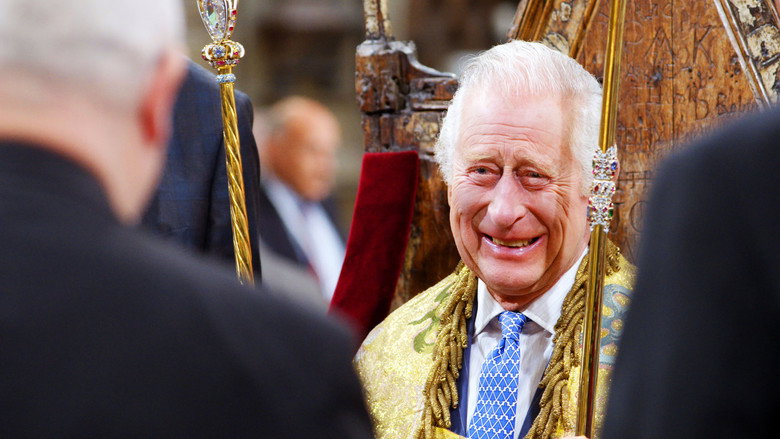 кадр из фильма Charles III: The Coronation Year