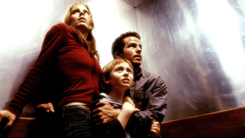 кадр из фильма Темнота наступает