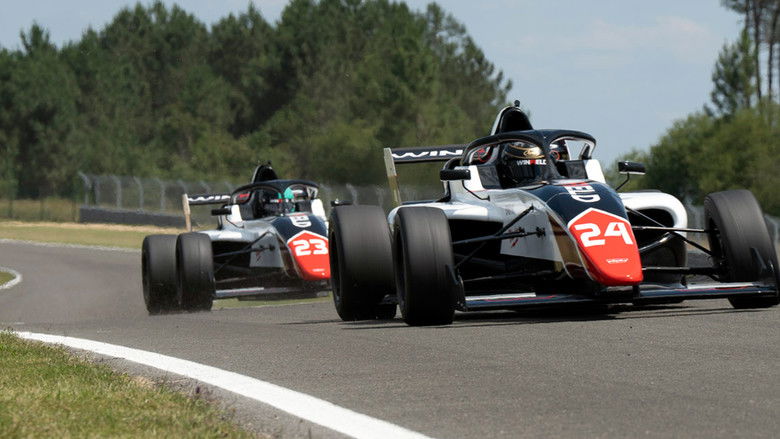 кадр из фильма Быстрее ветра