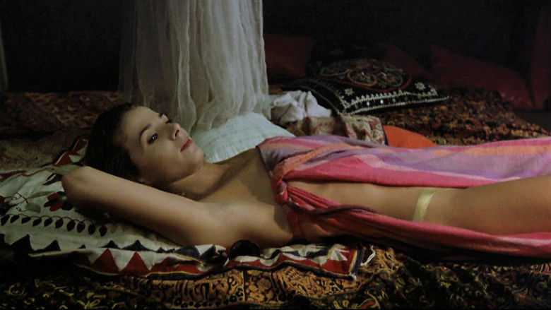 кадр из фильма Девушка в золотых трусиках