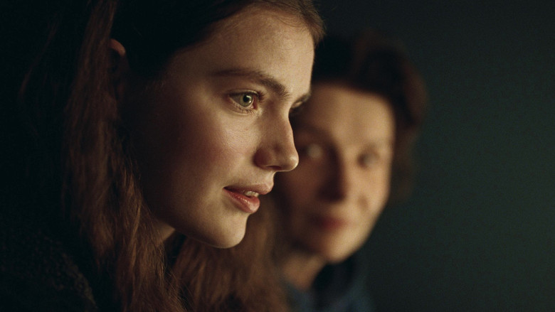 кадр из фильма Queen at Sea