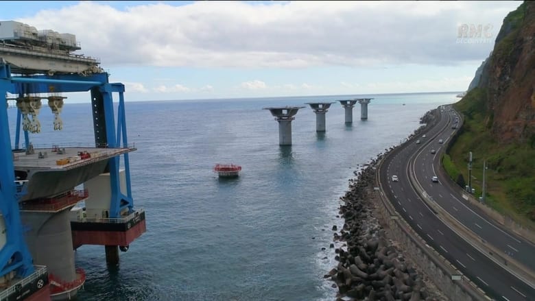 кадр из фильма Île de la Réunion - L'incroyable route qui défie l'Océan