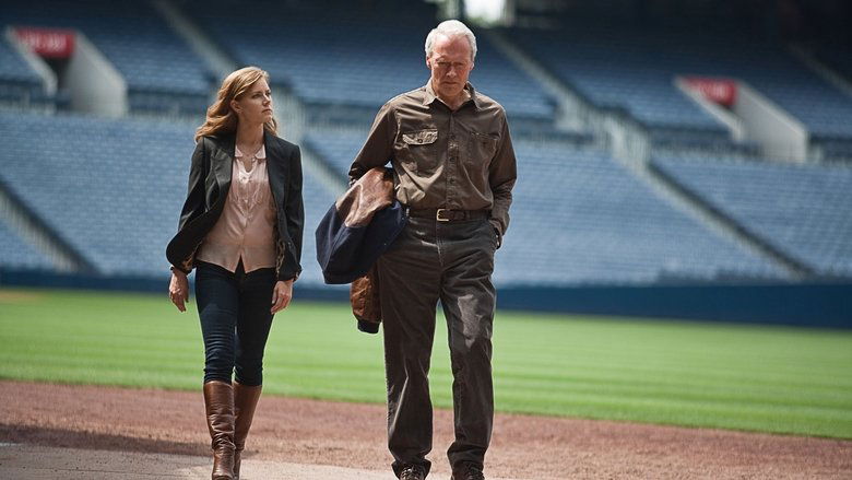 кадр из фильма Кручёный мяч