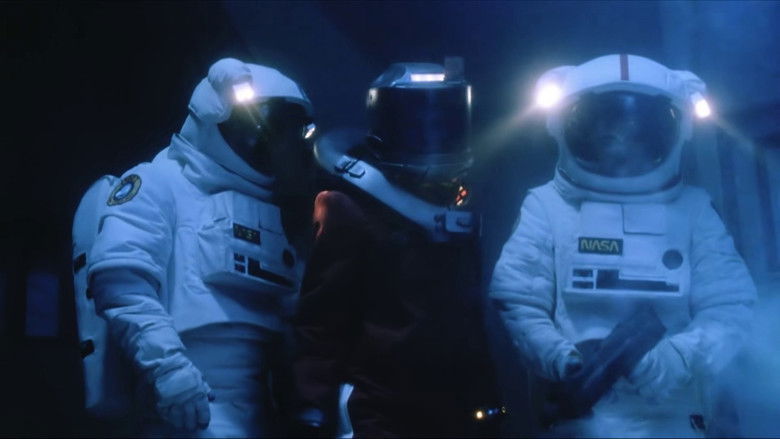 кадр из фильма Ловушка на Луне