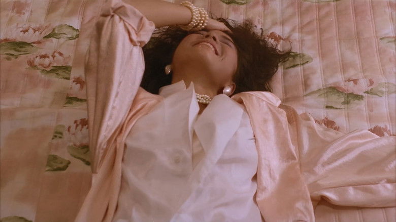 кадр из фильма 花心紅杏