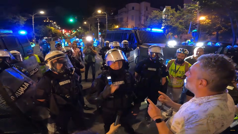 кадр из фильма Zovu nas ulice (ovih dana)