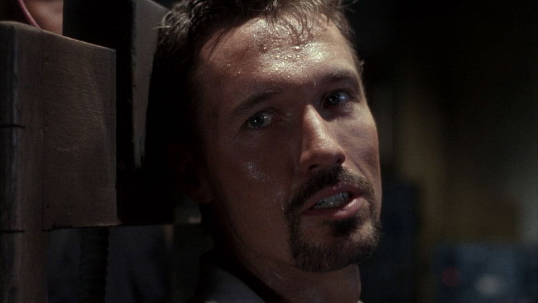 кадр из фильма За линией огня