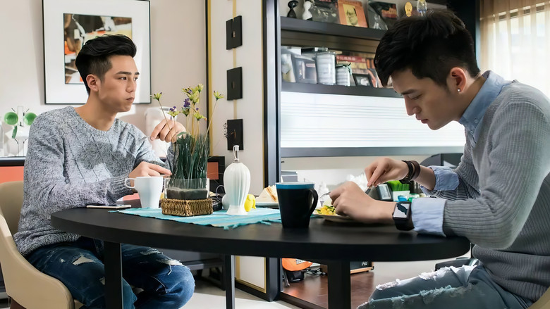 кадр из фильма Индивидуальный компаньон - Кибер-любовник