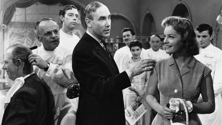 кадр из фильма Professor Nachtfalter