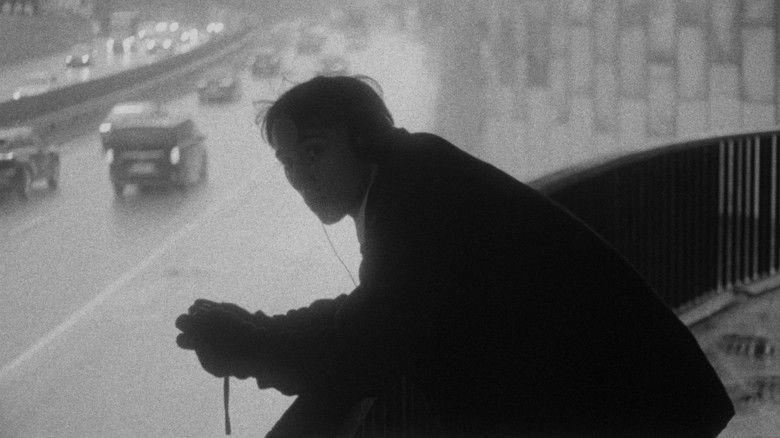 кадр из фильма SHOOT LIKE NOBODY'S WATCHING