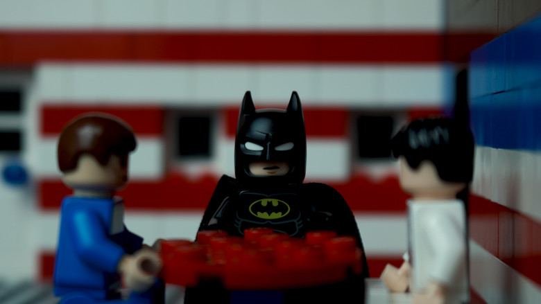 кадр из фильма Bonecos de Estado em Golpes de Plástico