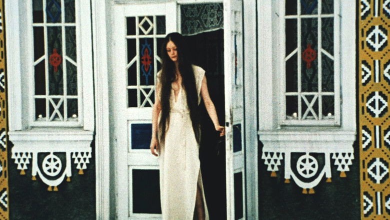 кадр из фильма Такая поздняя, такая тёплая осень