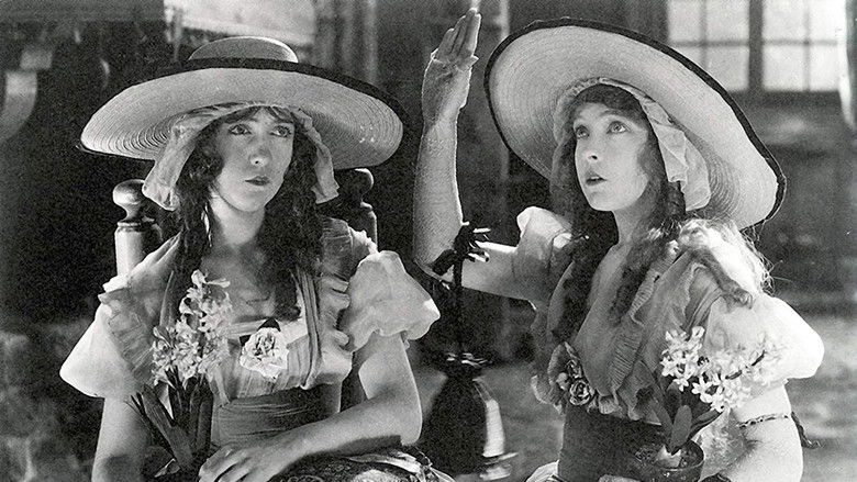 кадр из фильма Сиротки бури