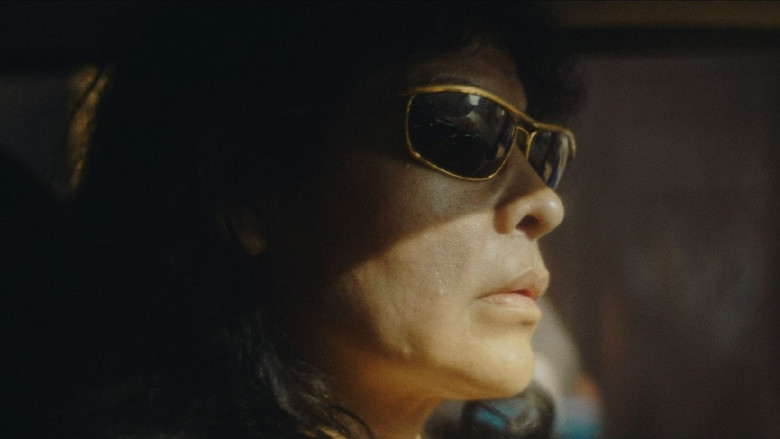 кадр из фильма Los huecos de la luna