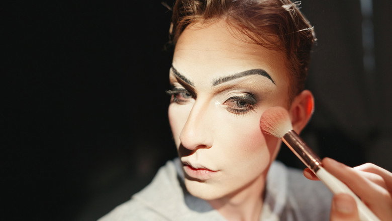 кадр из фильма Becoming Her - A Life in Drag