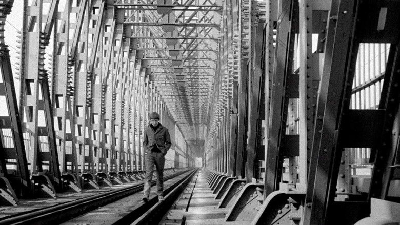 кадр из фильма Ушедший день