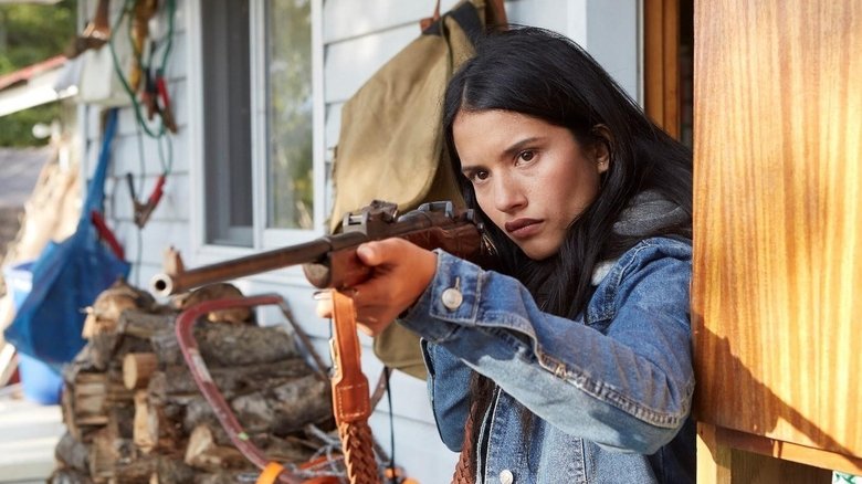 Сквозь черную ель