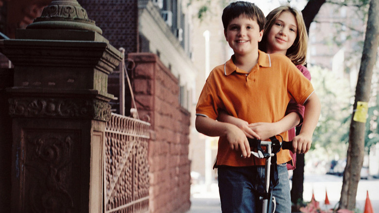 кадр из фильма Маленький Манхэттен