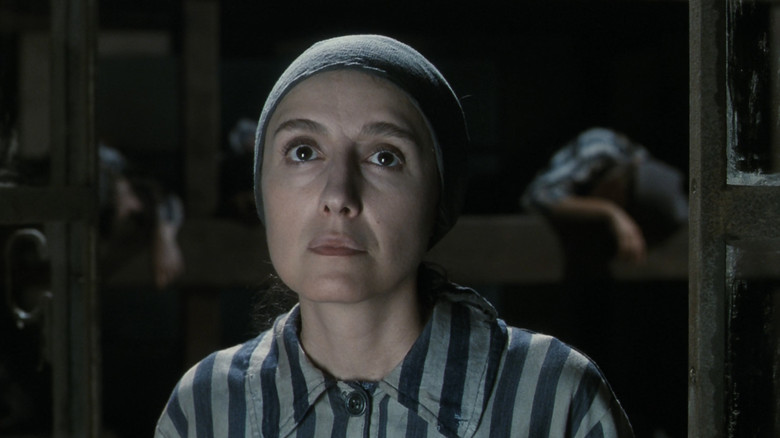 кадр из фильма Жизнь прекрасна