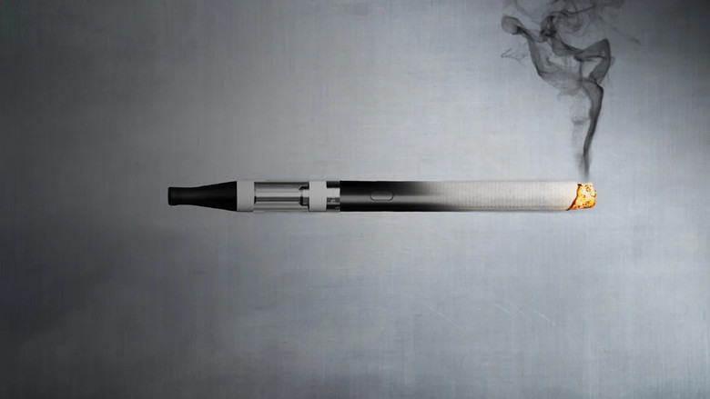 кадр из фильма Enfumés, j'ai infiltré l'industrie de la vape