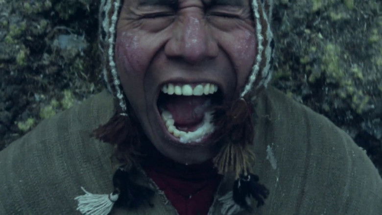 кадр из фильма La luz en el cerro