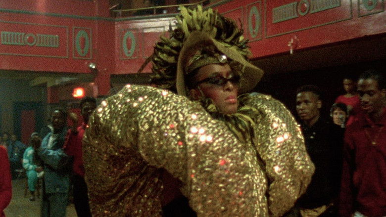 кадр из фильма Париж в огне