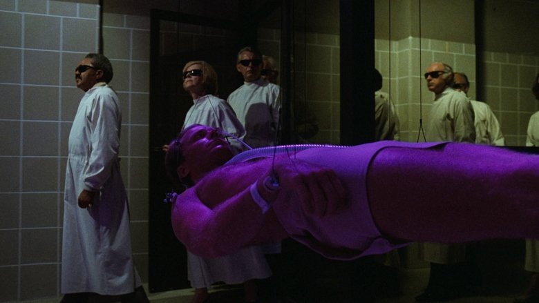 кадр из фильма Кома