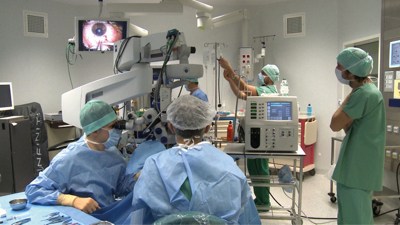 кадр из фильма Toubib, 12 années dans la vie d'un étudiant en médecine