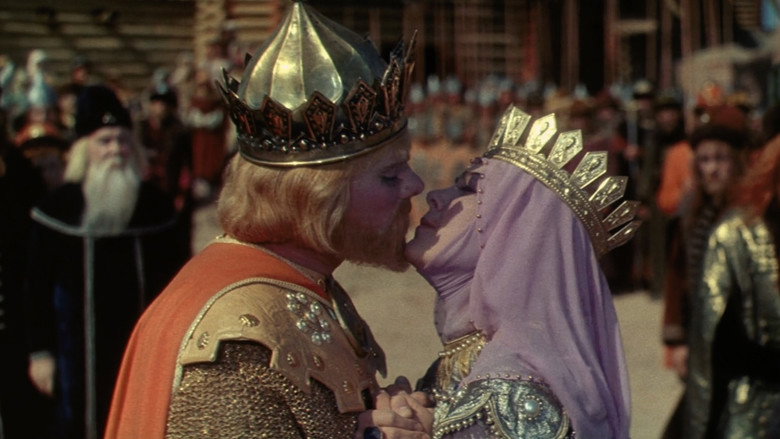 кадр из фильма Сказка о царе Салтане