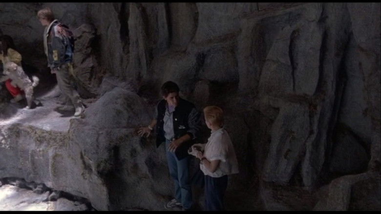 кадр из фильма Journey to the Center of the Earth