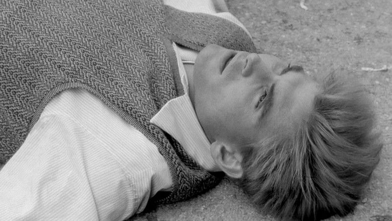 кадр из фильма Перед революцией