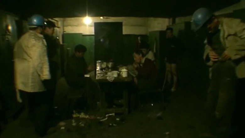 кадр из фильма 铁西区第一部：工厂