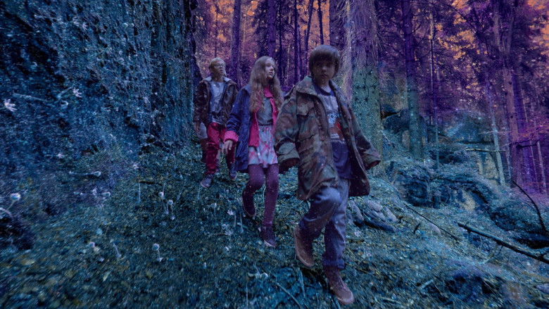 кадр из фильма За синими дверями