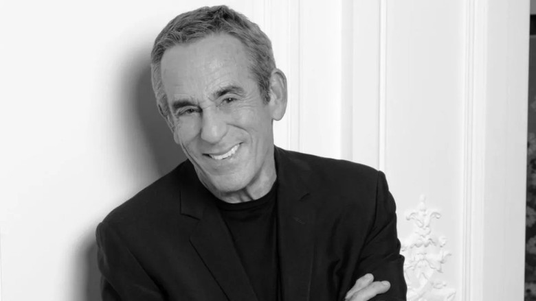 кадр из фильма Ardisson, l'Homme en Noir : l'hommage