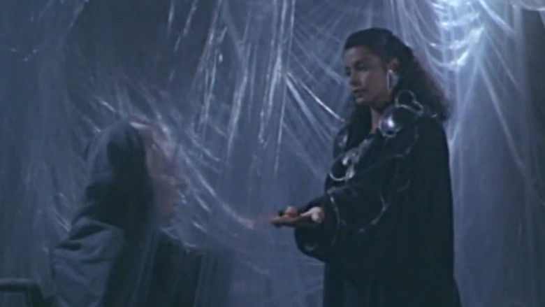 кадр из фильма Феникс-воин