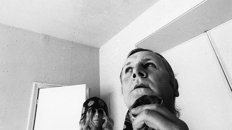 кадр из фильма Living