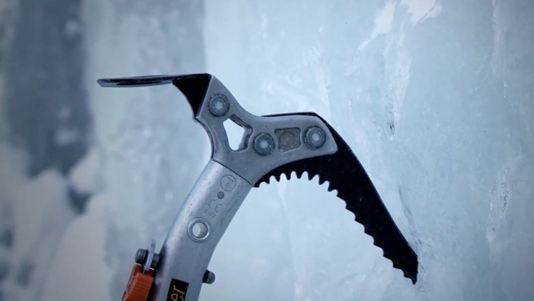 кадр из фильма L'alpinista