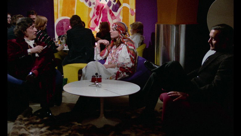 кадр из фильма Tout le monde il est beau, tout le monde il est gentil