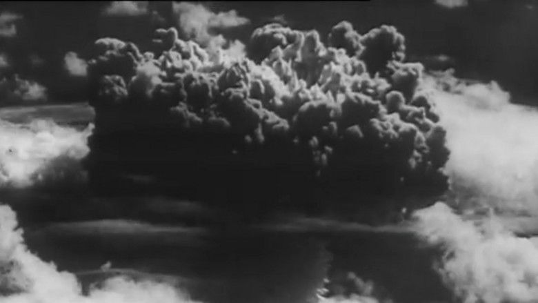 кадр из фильма The Atomic Age