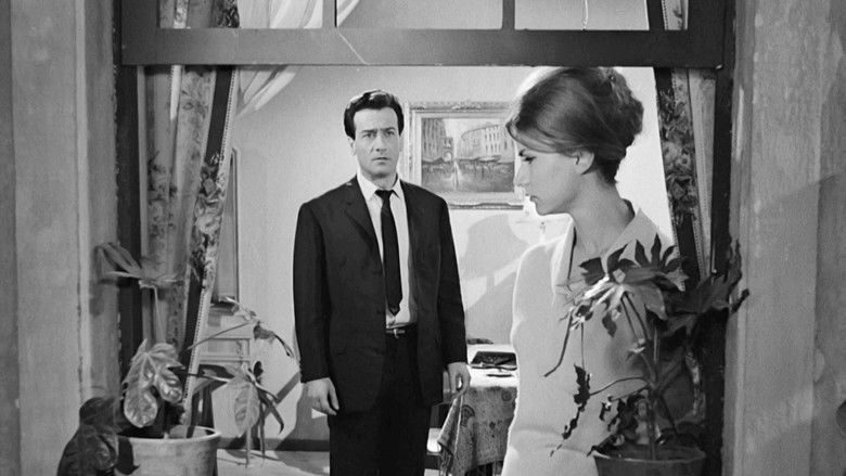 кадр из фильма Οι Κυρίες Της Αυλής