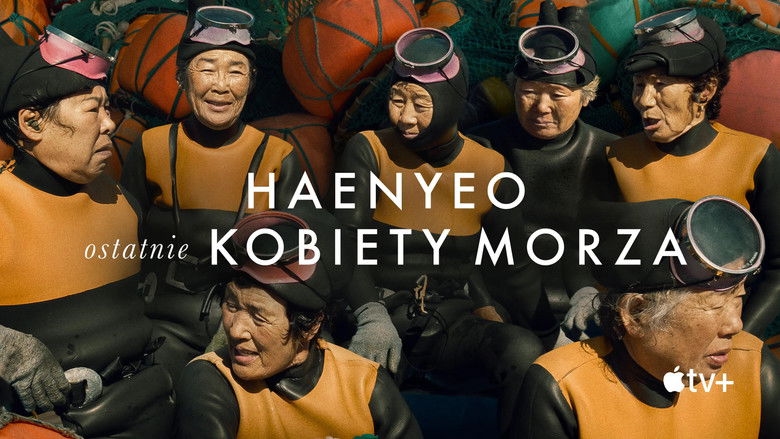 кадр из фильма Последние женщины моря