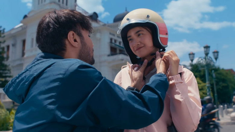 кадр из фильма Cinta Tak Pernah Tepat Waktu