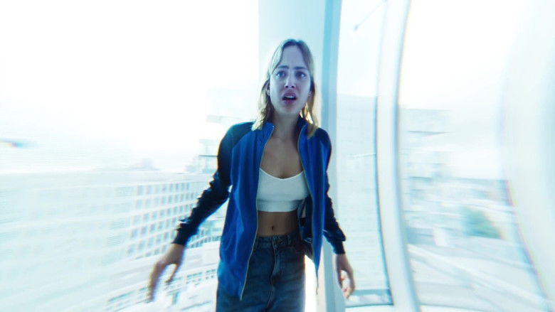 кадр из фильма В облаке