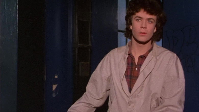 кадр из фильма Существо в корзине