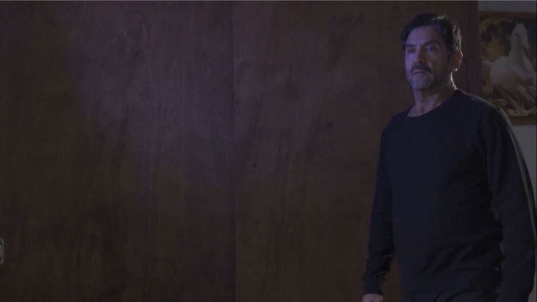 кадр из фильма Por una mujer casada